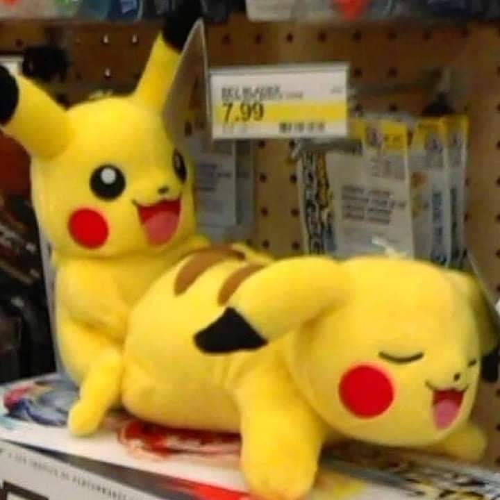 Pikachu si inchiappetta Pikachu