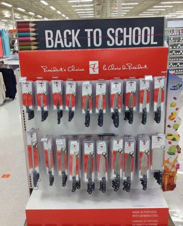 Si torna a scuola! Back to school (with knife)